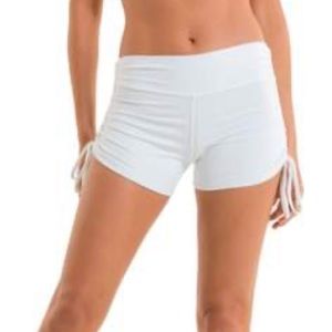 Liquido active white shorts